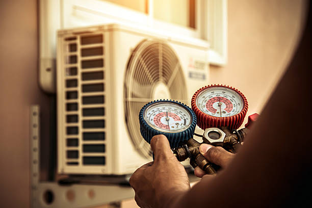 Professional Hvac technician working in Oakland, NE